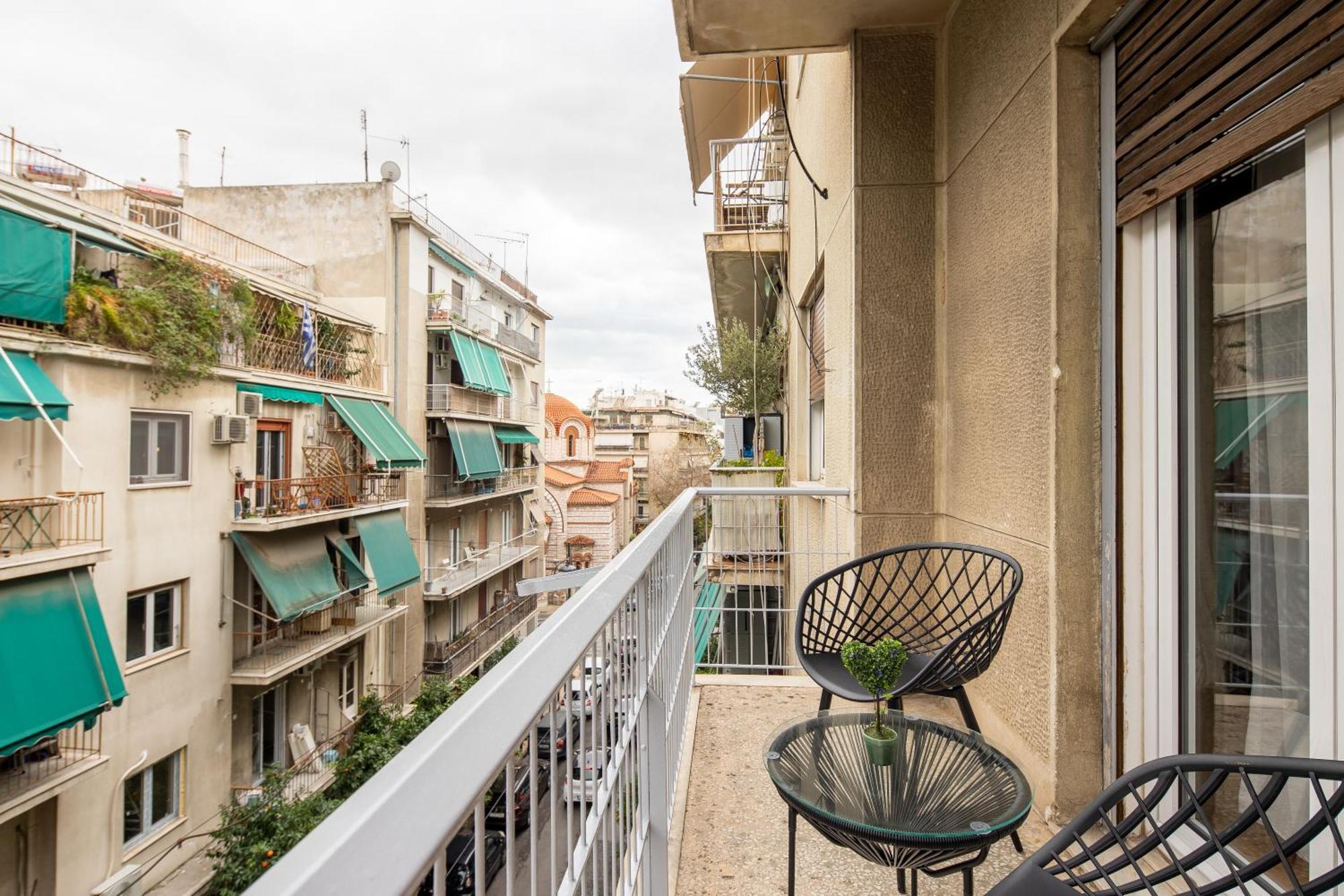 Feels Like Next To Acropolis Apartment